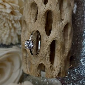 10KT WHITE GOLD PLATED ROUND CUBIC ZIRCONIA SOLITARE RING